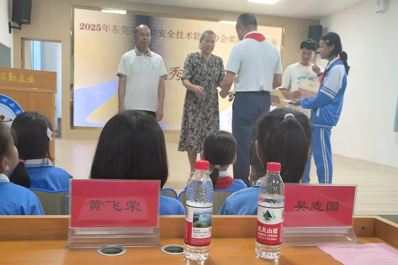 1760069716839411.jpg 640.jpg